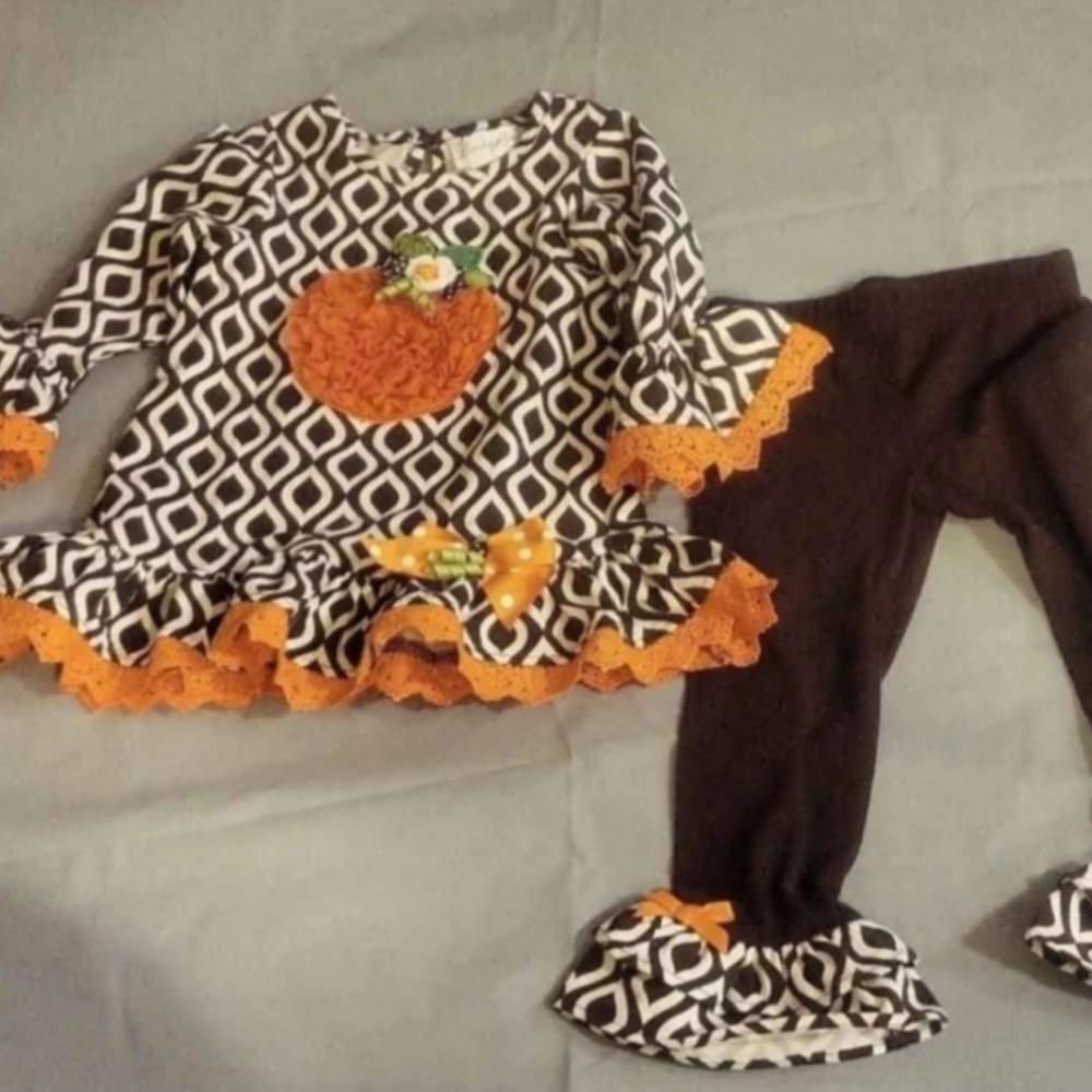 Emily Rose outfit 2T
